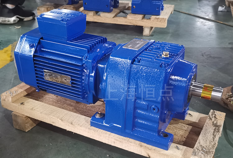 R47系列減速機配電機，藍色油漆實物照片