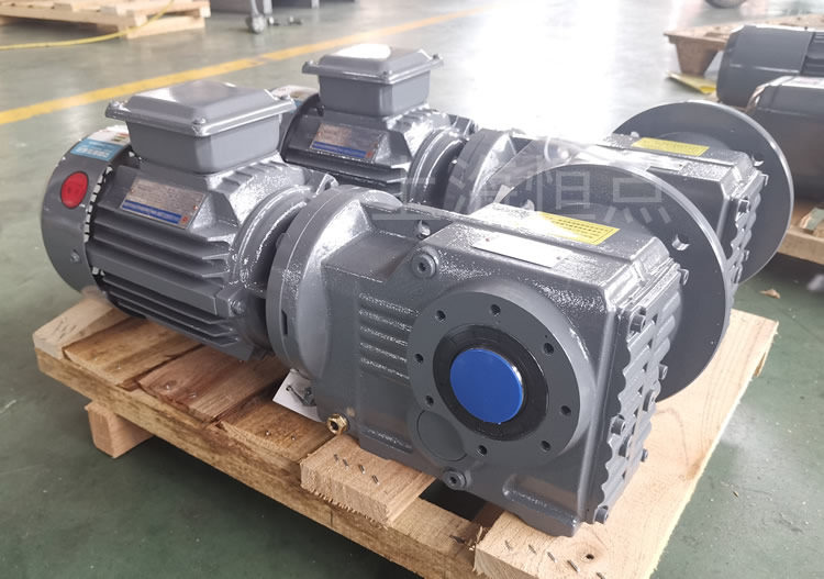 KAF47減速機 輸入配電機 輸出通孔+法蘭 工業灰 實物圖