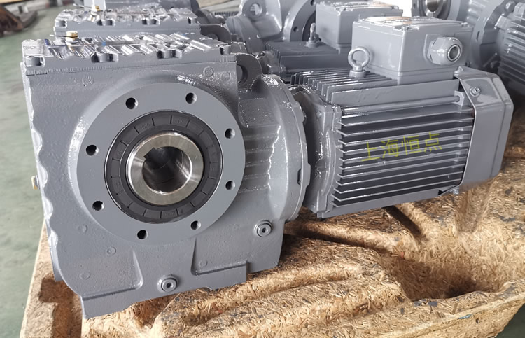 SA77系列減速機輸入配電機，輸出通孔，常用件實物圖