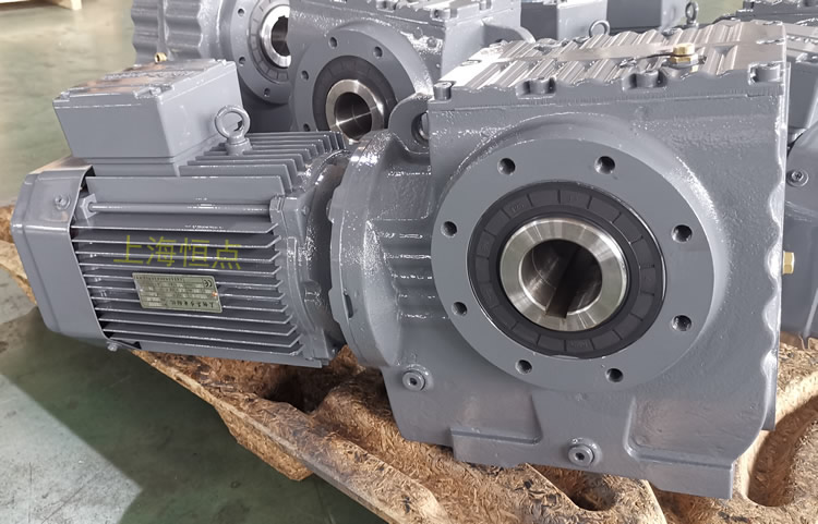 SA77系列減速機輸入配電機，輸出通孔，常用件實物圖